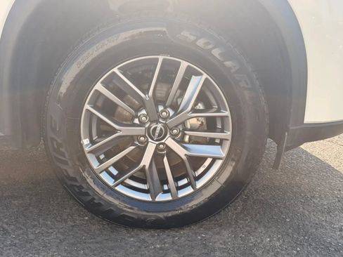 Used 2024 Nissan Rogue S AWD/4WD image 27