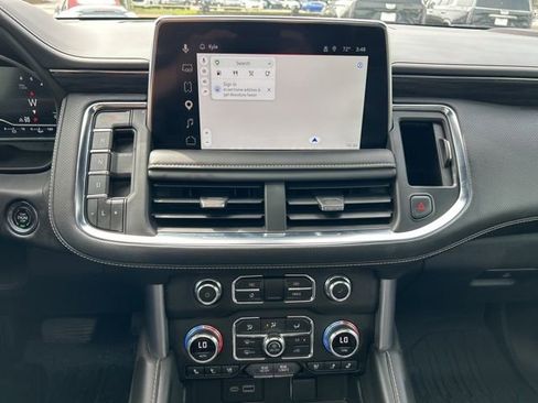 Used 2023 GMC Yukon SLT w/ SLT Premium Package AWD/4WD image 4