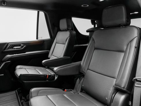 Used 2025 GMC Yukon Denali image 37