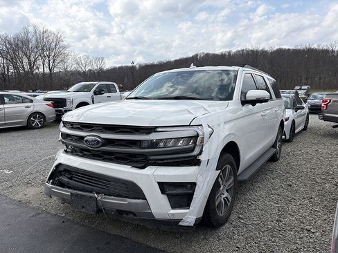 Used 2024 Ford Expedition Max XLT image 5