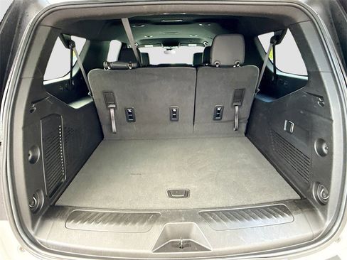 Used 2023 Chevrolet Suburban LT image 28