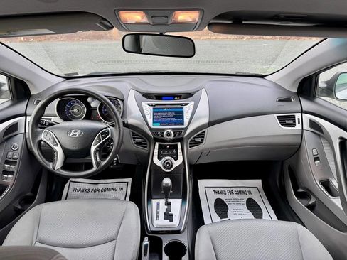 Used 2011 Hyundai Elantra GLS w/ Navigation Pkg 4 image 14