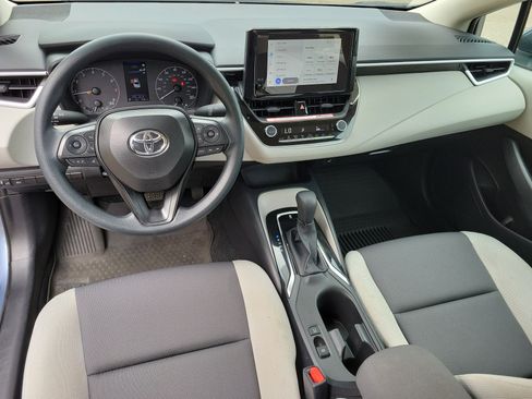 Used 2025 Toyota Corolla LE w/ Convenience Package image 7