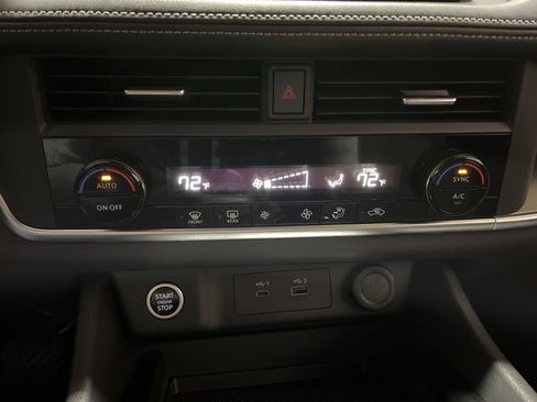 Used 2023 Nissan Rogue SV AWD/4WD image 27