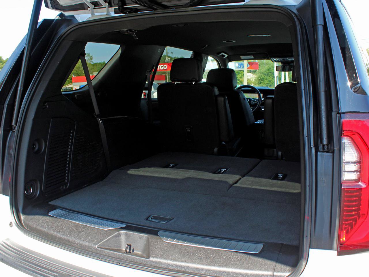 Used 2025 GMC Yukon Denali AWD/4WD image 15