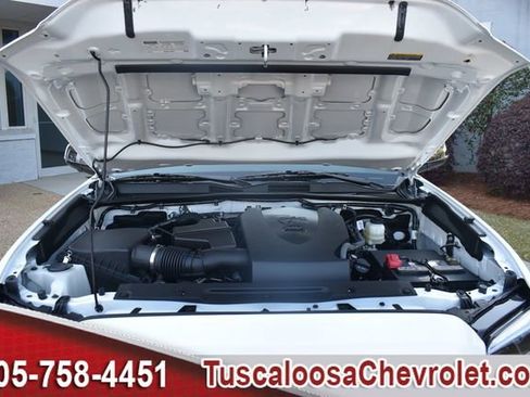 Used 2022 Toyota Tacoma Limited image 42