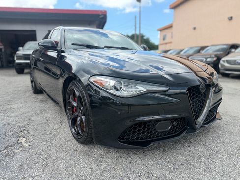 Used 2018 Alfa Romeo Giulia Ti Sport w/ Quick Order Package 22S Sport AWD/4WD image 7