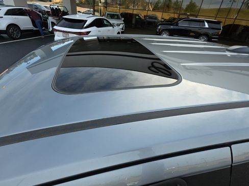 Used 2024 Chevrolet Colorado ZR2 w/ ZR2 Convenience Package III image 9