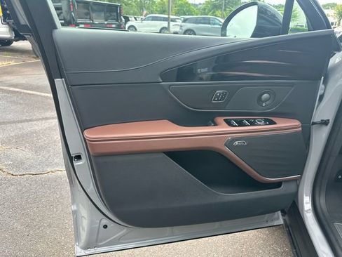 New 2026 Lincoln Nautilus Reserve w/ Jet Appearance Package AWD/4WD image 11