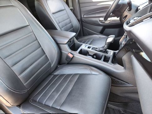 Used 2019 Ford Escape Titanium AWD/4WD image 14
