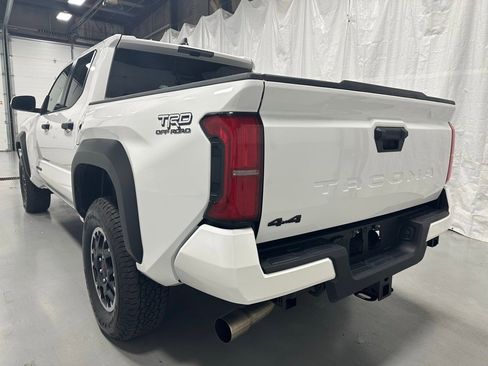 Used 2025 Toyota Tacoma TRD Off-Road image 5