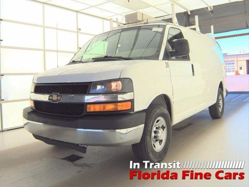 Used 2015 Chevrolet Express 3500 image 1