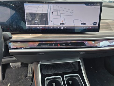 Certified 2023 BMW 760i xDrive AWD/4WD image 17