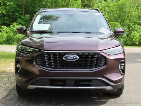 Used 2023 Ford Escape Platinum w/ Class II Trailer Tow Package FWD image 15