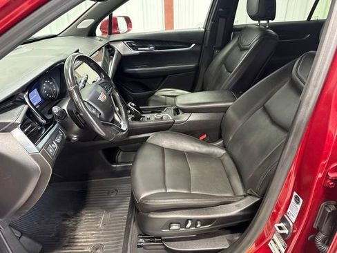 Used 2020 Cadillac XT6 Premium Luxury AWD/4WD image 12