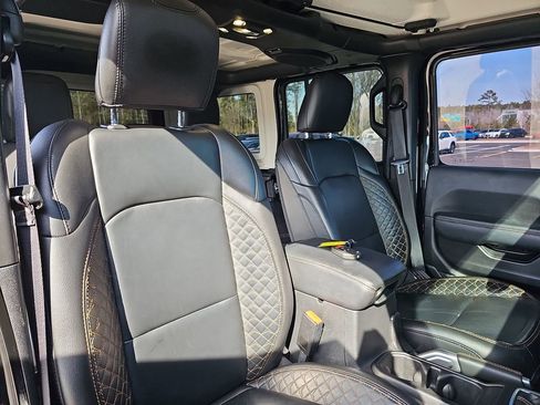 Used 2023 Jeep Wrangler Altitude image 13
