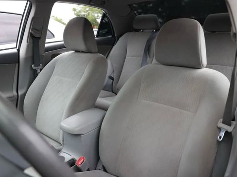 Used 2010 Toyota Corolla LE FWD image 6