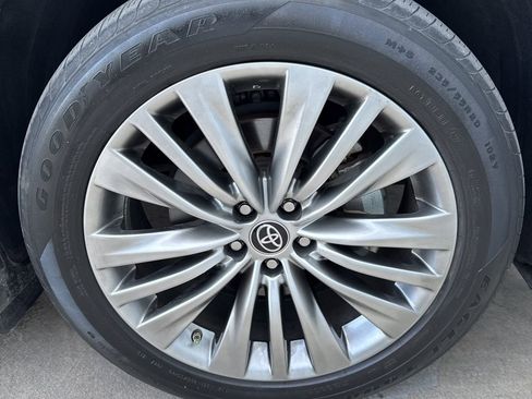 Used 2022 Toyota Highlander Platinum image 30