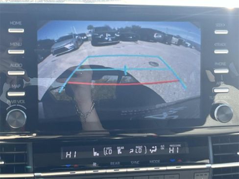 Used 2024 Toyota Sienna XLE image 27