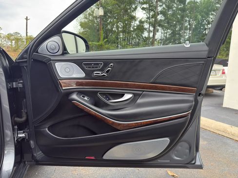 Used 2018 Mercedes-Benz S 560 4MATIC Sedan image 90