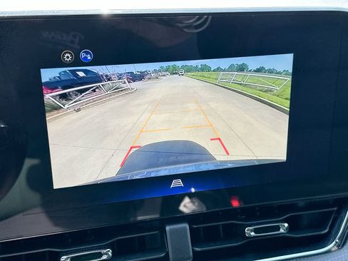 Used 2025 Chevrolet Equinox RS FWD image 17