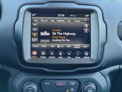 Used 2023 Jeep Renegade Trailhawk w/ Trailhawk Elite Group image 19