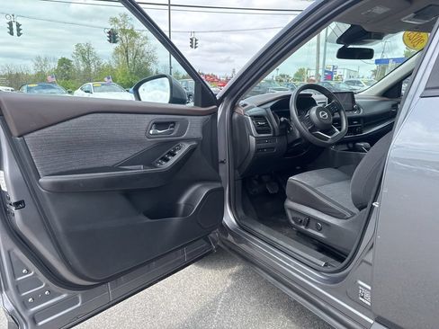 Used 2023 Nissan Rogue SV AWD/4WD image 24