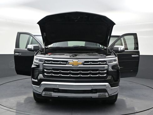 Used 2025 Chevrolet Silverado 1500 LTZ image 33