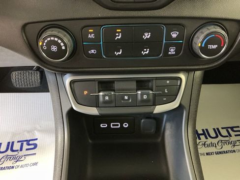 Used 2024 GMC Terrain SLE image 20