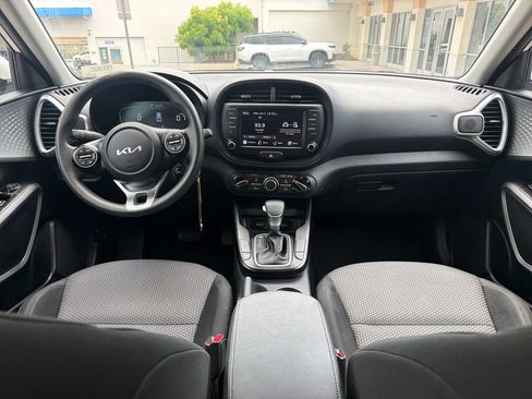 Used 2023 Kia Soul LX w/ Option Group 015 FWD image 15