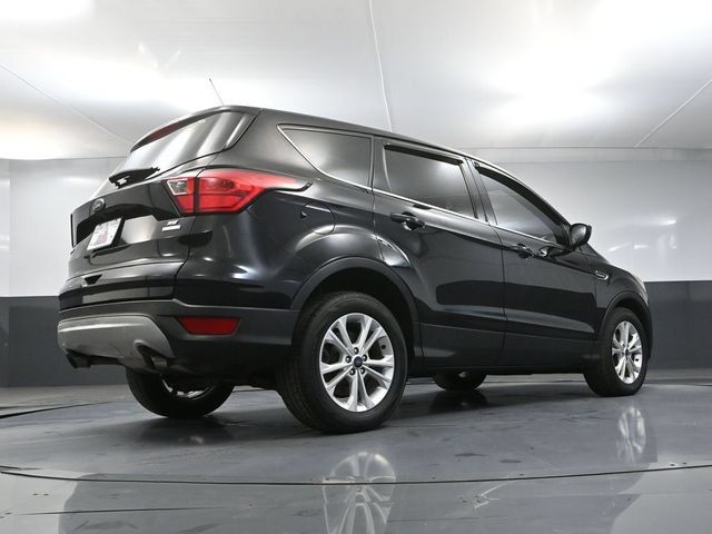 Used 2019 Ford Escape SE FWD image 41