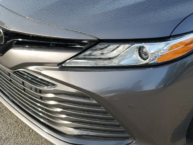 Used 2018 Toyota Camry XLE FWD image 10