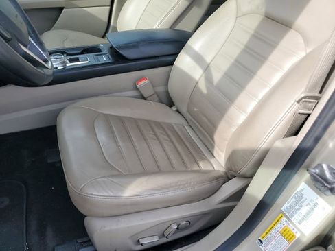 Used 2017 Ford Fusion SE w/ Fusion SE Technology Package image 18