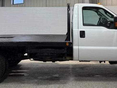 Used 2015 Ford F550 4x4 Regular Cab Super Duty image 7