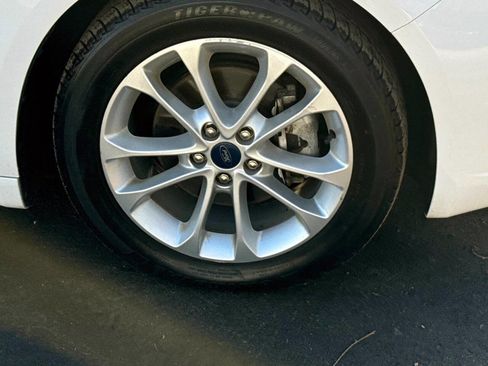 Used 2019 Ford Fusion SE image 7