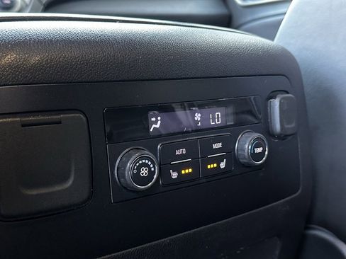 Used 2020 GMC Yukon XL Denali image 21