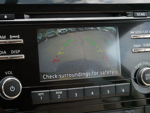 Used 2015 Nissan Rogue SV AWD/4WD image 29