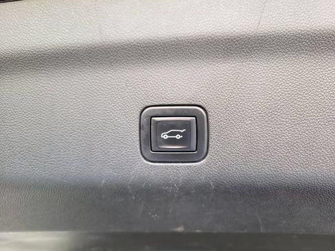 Used 2023 Chevrolet Suburban Premier AWD/4WD image 10