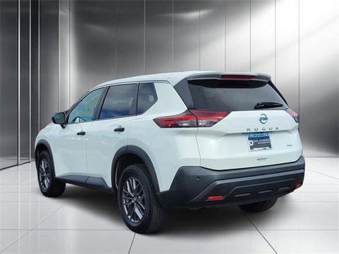 Used 2021 Nissan Rogue S image 5