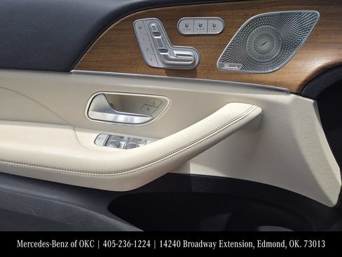 Used 2021 Mercedes-Benz GLS 450 4MATIC image 17