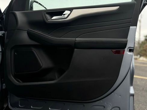 Used 2022 Ford Escape Titanium w/ Class II Trailer Tow Package image 14