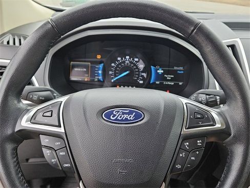 Used 2022 Ford Edge SEL image 22