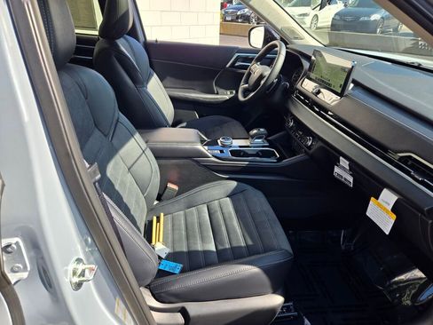 New 2025 Mitsubishi Outlander Trail Edition image 4