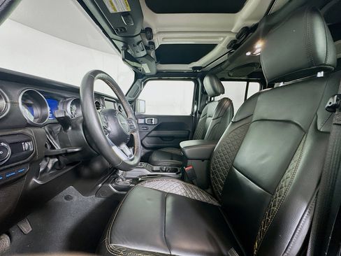 Used 2023 Jeep Wrangler Unlimited Sahara image 13