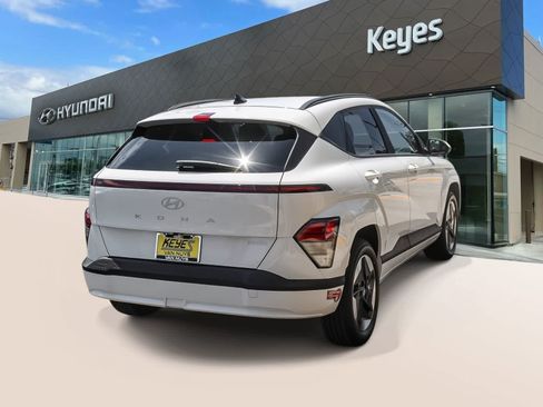 Certified 2024 Hyundai Kona SEL FWD image 4