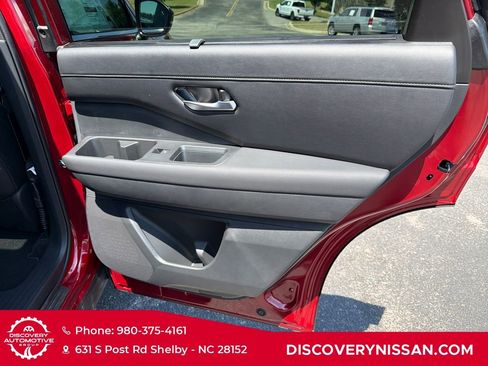 New 2026 Nissan Pathfinder SL w/ SL Premium Package (P04) AWD/4WD image 36
