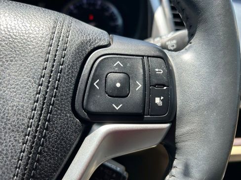Used 2016 Toyota Highlander XLE FWD image 20