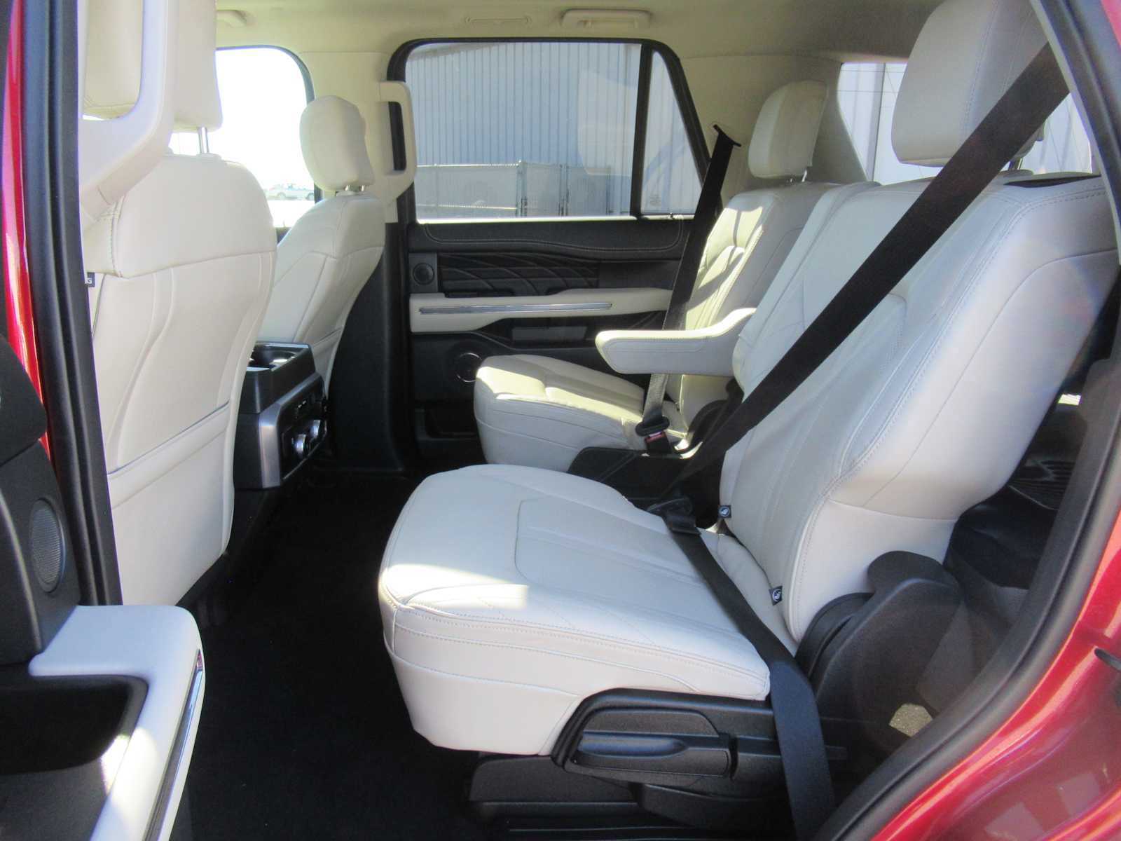 Used 2021 Ford Expedition Platinum RWD image 17