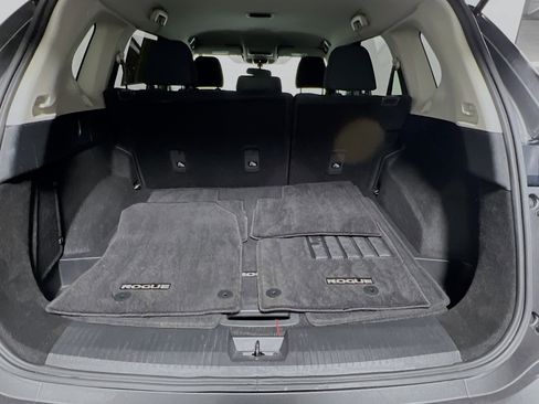 Used 2024 Nissan Rogue S image 34