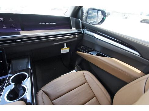 New 2026 Cadillac Escalade ESV Luxury w/ Touring Package AWD/4WD image 10